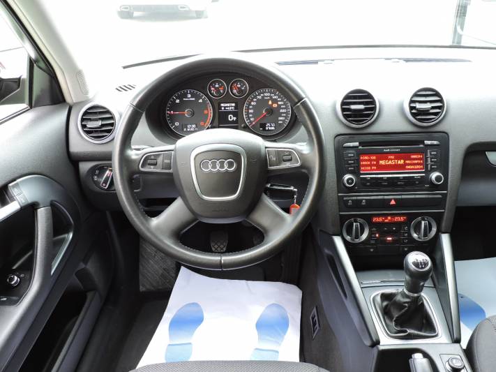 Audi a3 1.6 TDI 105cv Attraction 3p.