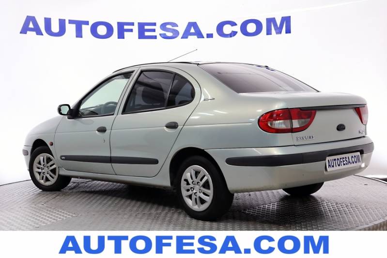 Renault Megane 1.4 16v 95cv Authentique 4p