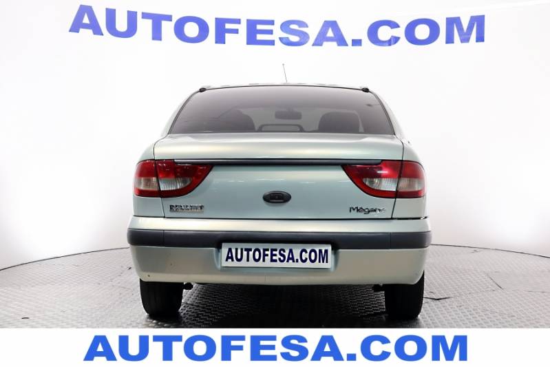 Renault Megane 1.4 16v 95cv Authentique 4p