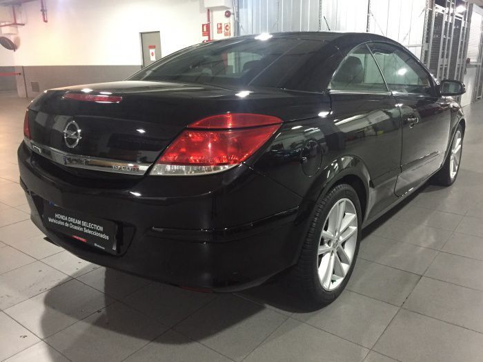 Opel Astra Twin Top 1.9CDTi Cosmo