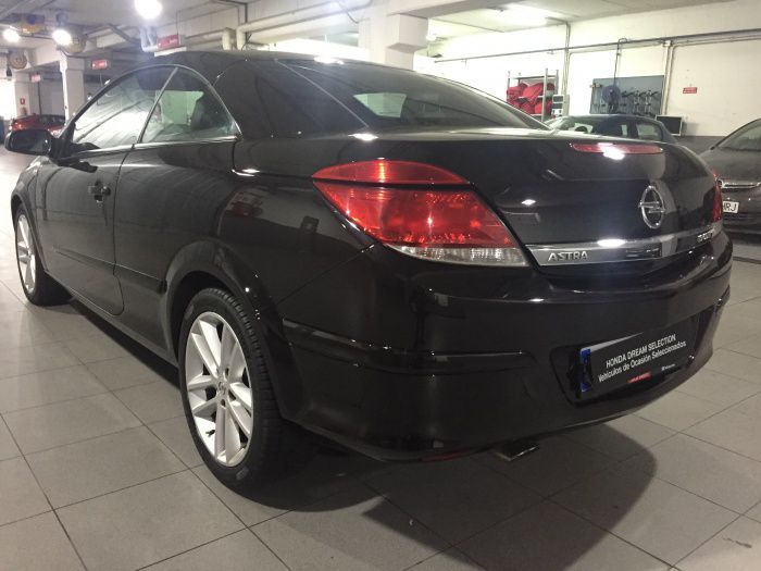 Opel Astra Twin Top 1.9CDTi Cosmo