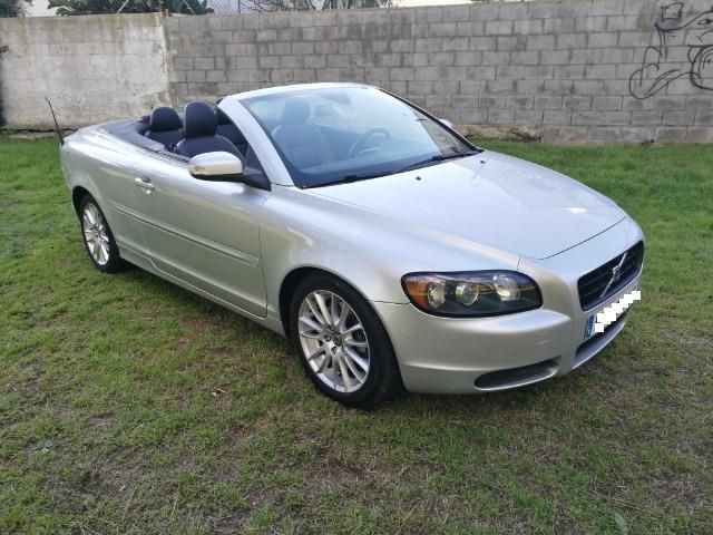 Volvo C70 2.0D Momentum acepto moto a cambio