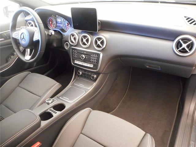 Mercedes-Benz A 180 .