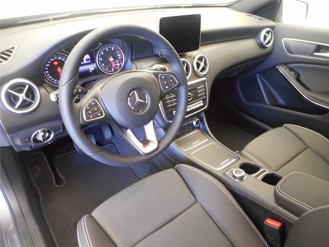 Mercedes-Benz A 180 .