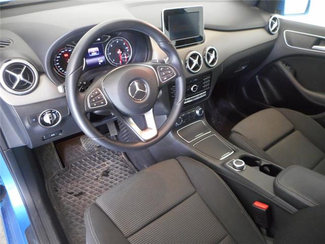 Mercedes-Benz B 220 d