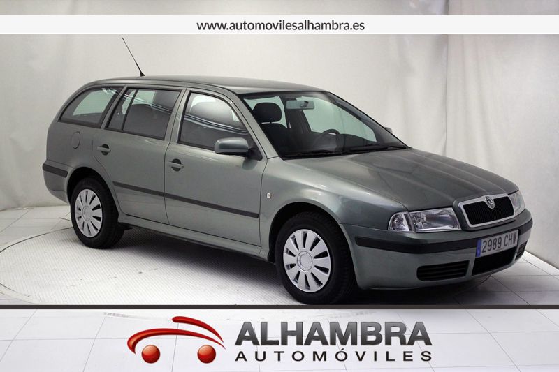 Skoda Octavia COMBI 1.6 AMBIENTE