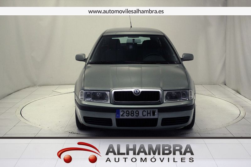 Skoda Octavia COMBI 1.6 AMBIENTE