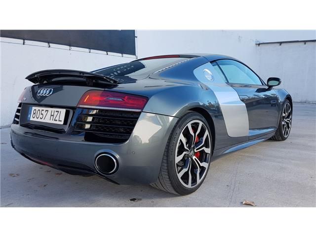 Audi R8 5.2 FSI V10 quattro S-Tronic