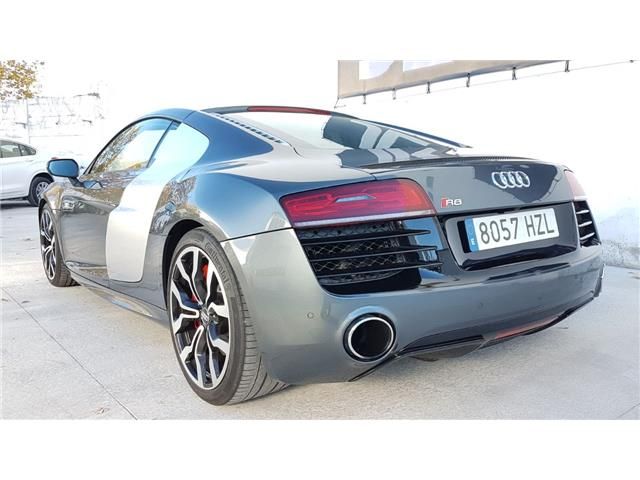 Audi R8 5.2 FSI V10 quattro S-Tronic