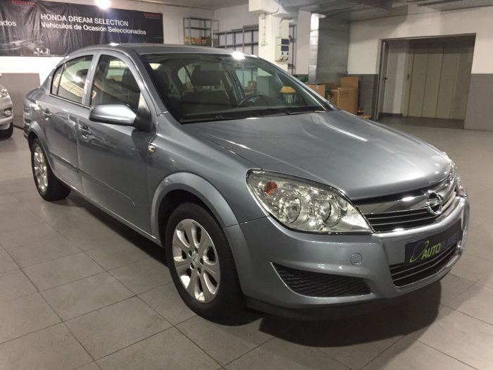 Opel Astra Sedán 1.7CDTi Enjoy