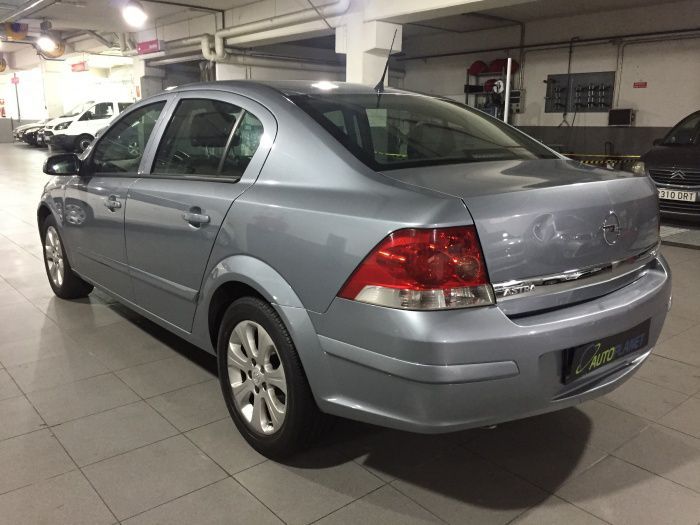 Opel Astra Sedán 1.7CDTi Enjoy