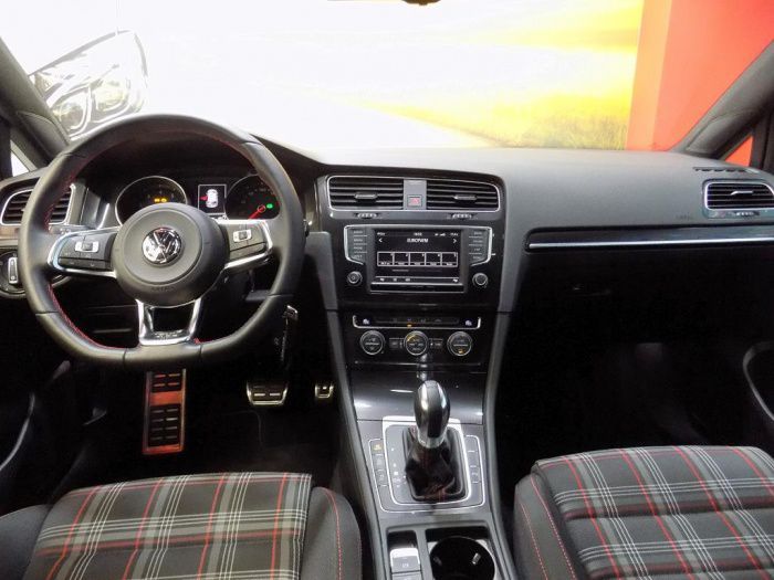 Volkswagen Golf 2.0 TSI GTI Performance DSG 230