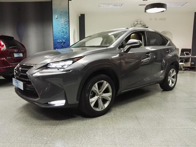 Lexus NX 300h Luxury 4WD 145 kW (197