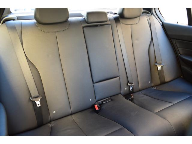 BMW 318 BMW Serie 3 D Pack M 143cv