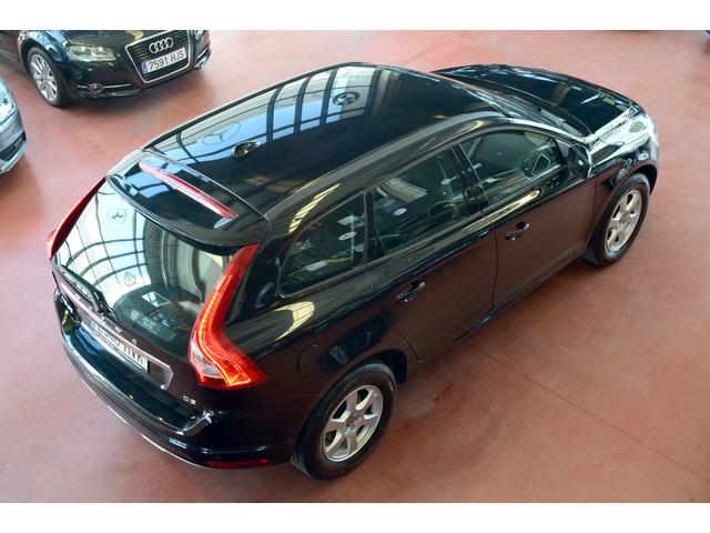 Volvo XC60 VOLVO XC60 2.0 D3 Kinetic 136c