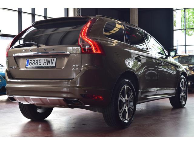 Volvo XC60 VOLVO XC60 2.4 D5 Momentum AWD