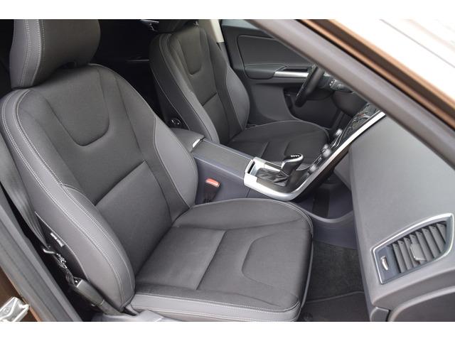 Volvo XC60 VOLVO XC60 2.4 D5 Momentum AWD