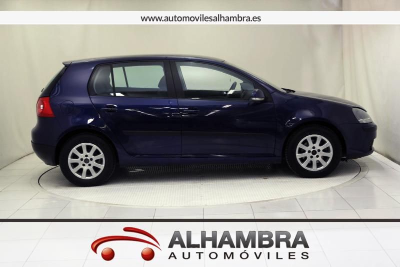 Volkswagen Golf 1.6 FSI HIGHLINE