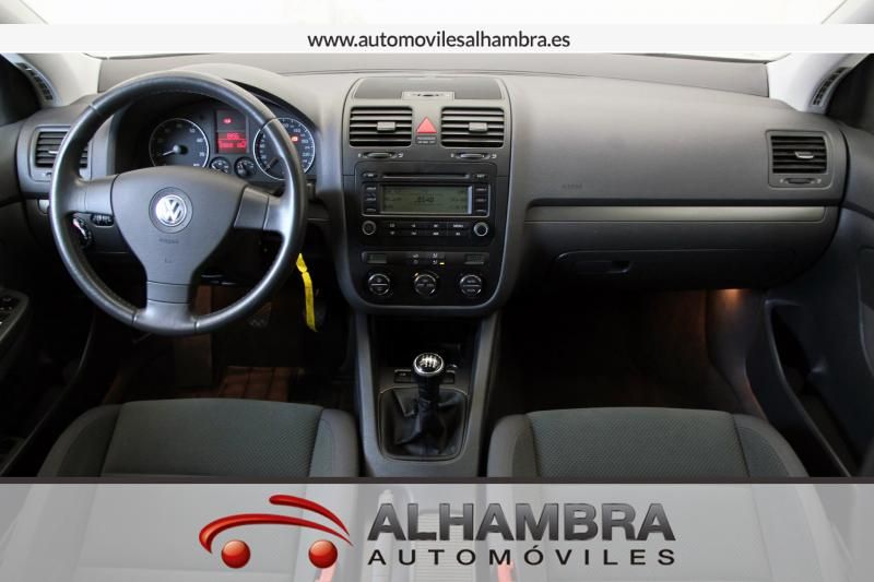 Volkswagen Golf 1.6 FSI HIGHLINE