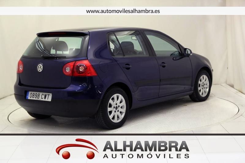 Volkswagen Golf 1.6 FSI HIGHLINE
