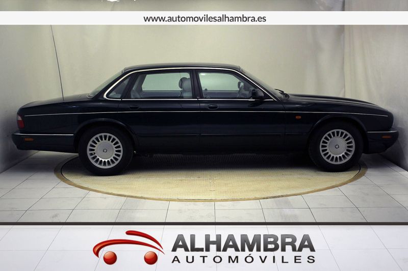 Jaguar XJ XJ XJ8 3.2 EXECUTIVE AUTO