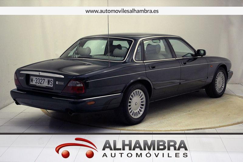 Jaguar XJ XJ XJ8 3.2 EXECUTIVE AUTO