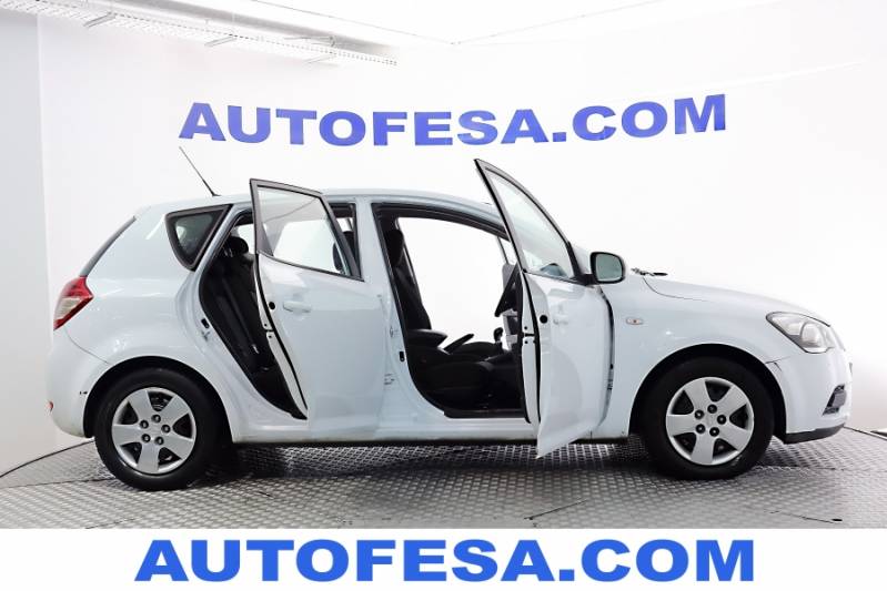 Kia Ceed 1.4 CVVT 90cv Concept 5p