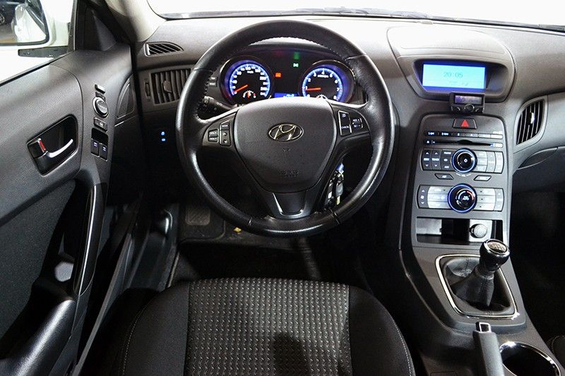 Hyundai Genesis Coupe 2.0 Sport GL