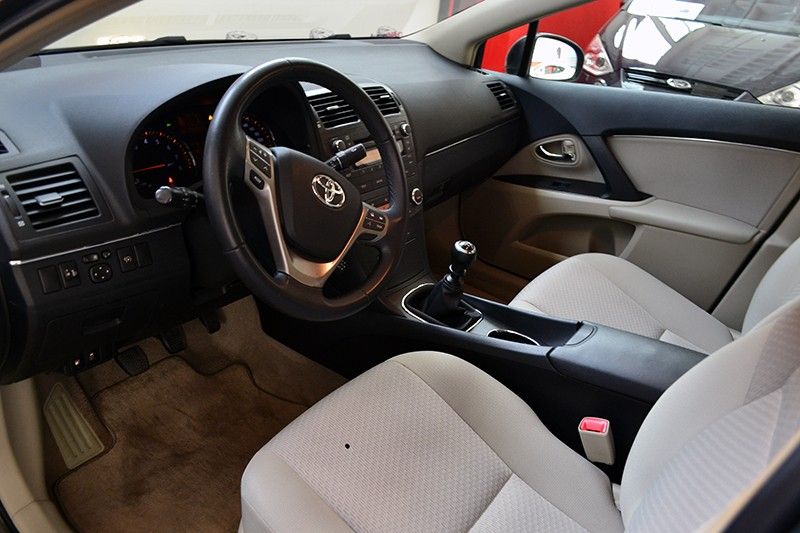 Toyota Avensis 1.8 VVTi Active