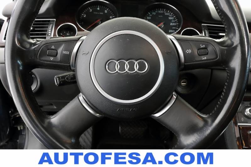 Audi A8 4.2 335cv quattro 4p Auto