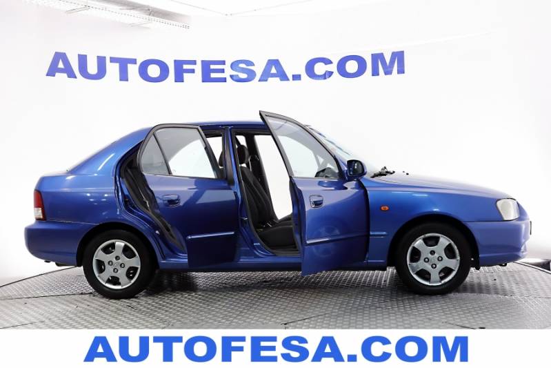 Hyundai Accent 1.5i DOHC 16v 102cv GLS 5p