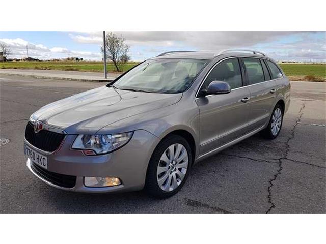 Skoda Superb 2.0 TDI 140Cv Exclusive " Nacional"Garantizado"