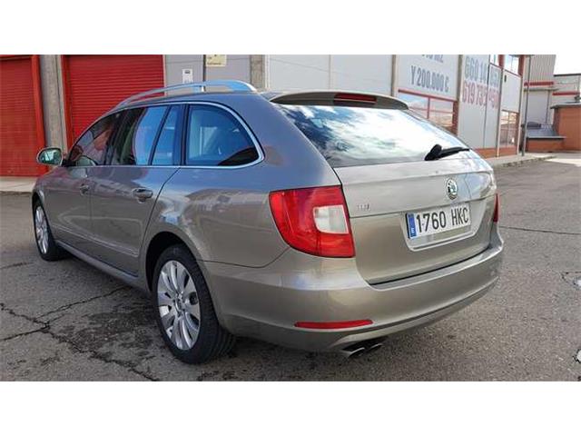 Skoda Superb 2.0 TDI 140Cv Exclusive " Nacional"Garantizado"