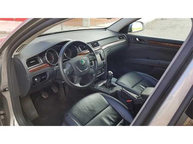 Skoda Superb 2.0 TDI 140Cv Exclusive " Nacional"Garantizado"