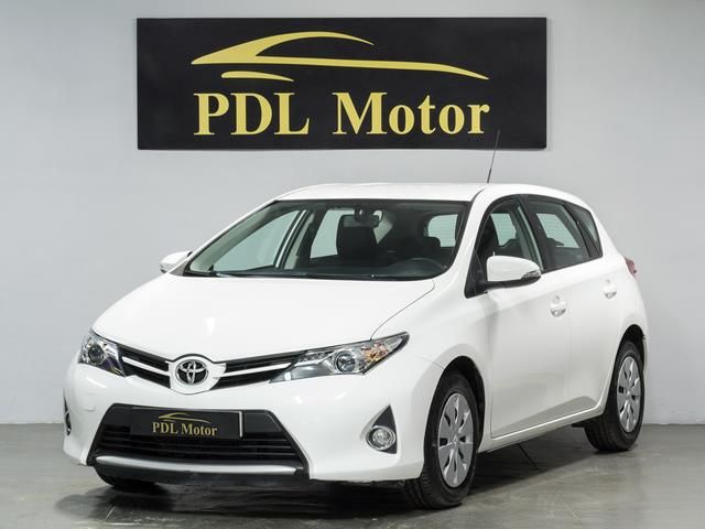 Toyota Auris 90 D Business 66kW (90CV)