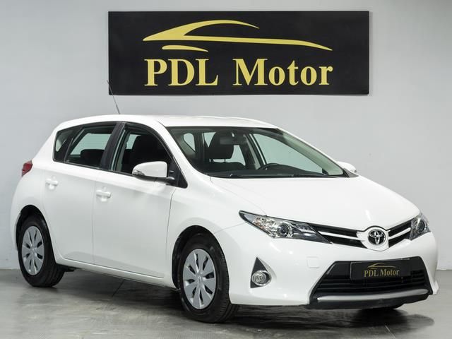 Toyota Auris 90 D Business 66kW (90CV)