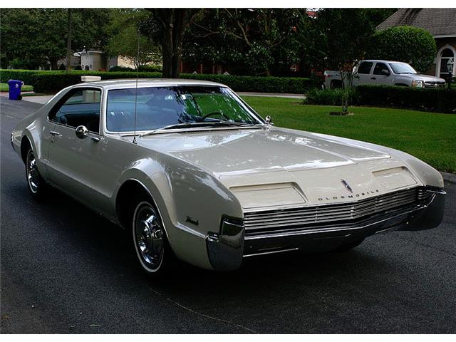 Oldsmobile Toronado .