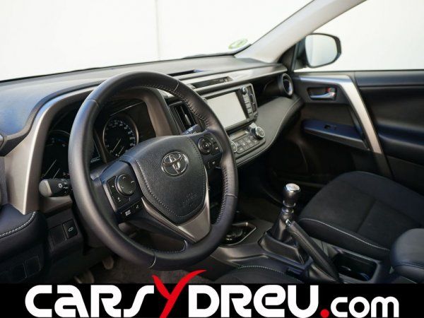 Toyota RAV 4 2.0D 150D 2WD Advance Pack Drive