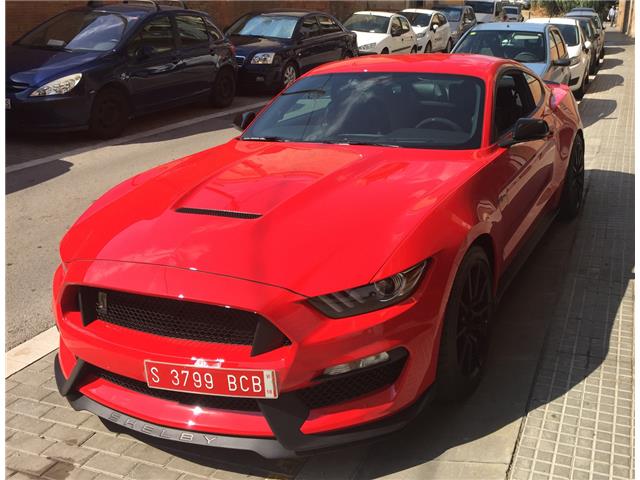 Ford Mustang Shelby GT350 en STOCK