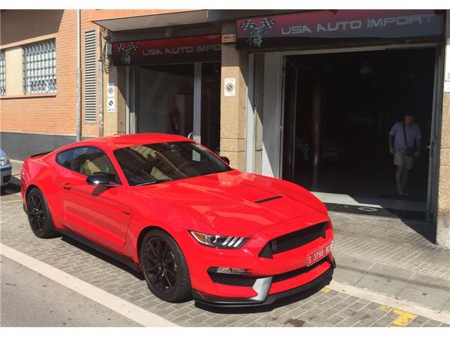 Ford Mustang Shelby GT350 en STOCK