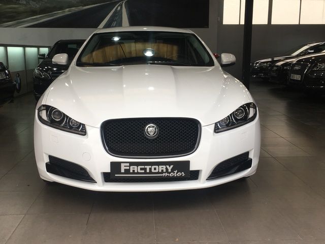 Jaguar XF 2.2 D Luxury Aut. 147 kW (200 CV)