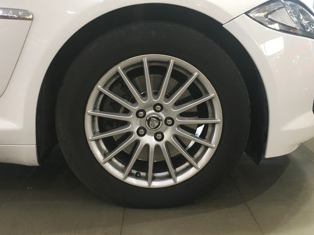 Jaguar XF 2.2 D Luxury Aut. 147 kW (200 CV)