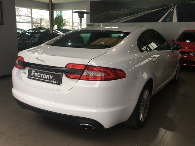 Jaguar XF 2.2 D Luxury Aut. 147 kW (200 CV)
