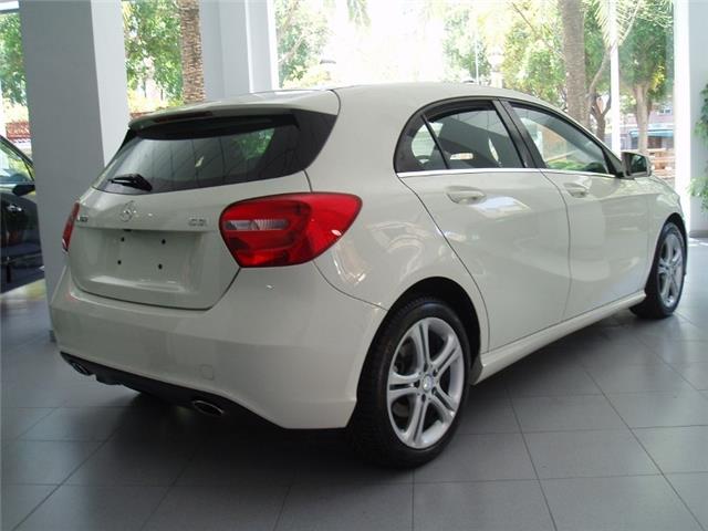 Mercedes-Benz A 180 CDI BlueEFFICIENCY SPORT Automático. Navi Camara