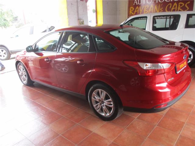 Ford Focus Sedán 1.6 TI-VCT Trend