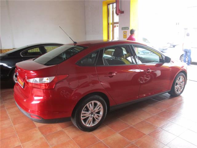 Ford Focus Sedán 1.6 TI-VCT Trend