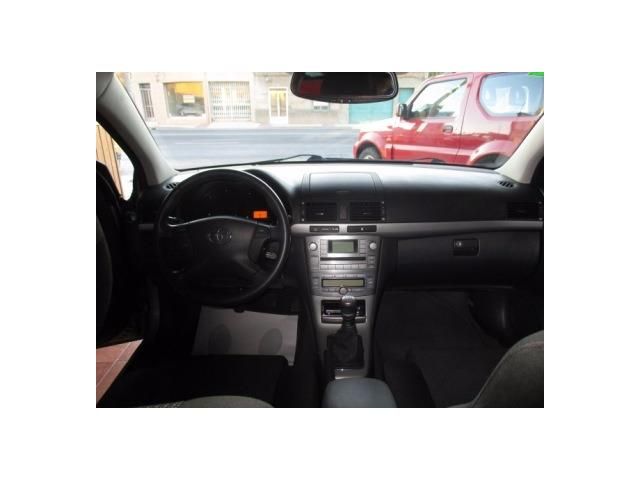 Toyota Avensis 2.0D-4D Sol