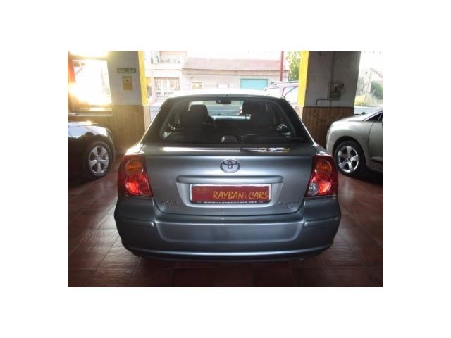 Toyota Avensis 2.0D-4D Sol