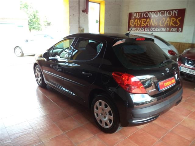Peugeot 207 1.4i Urban 75