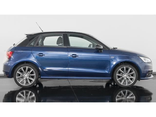 Audi A1 Sportback 1.0 TFSI Adrenalin 70 kW (95 C